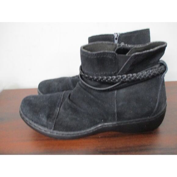 Used Clarks Women's Cora Braid Boot - Size 9 US - Picture 2 of 9